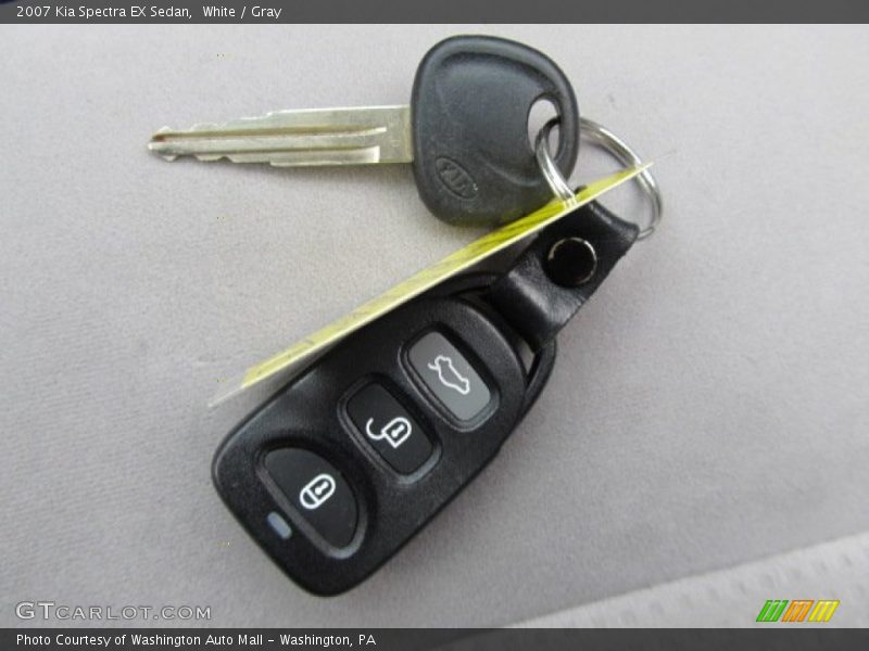 White / Gray 2007 Kia Spectra EX Sedan
