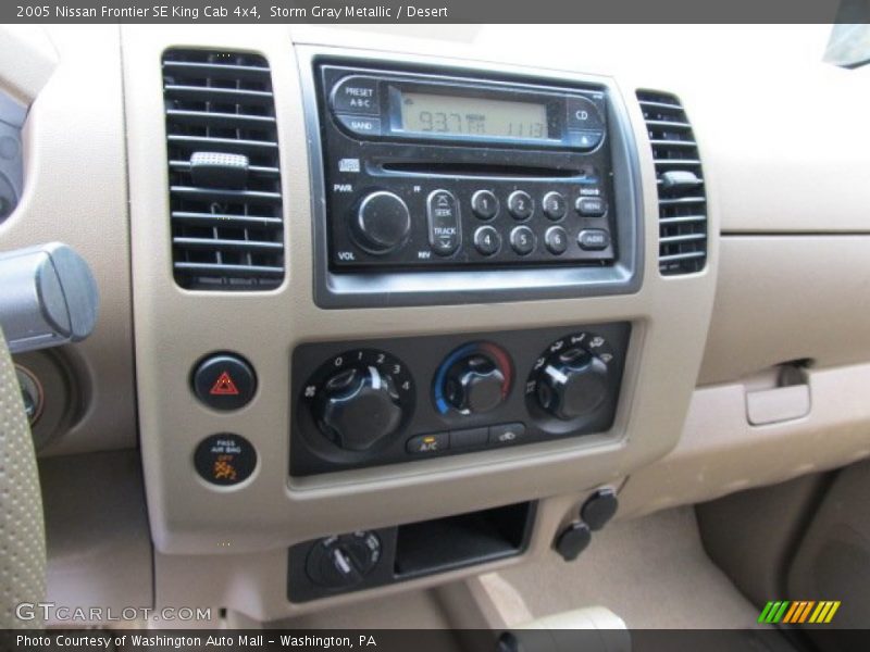Storm Gray Metallic / Desert 2005 Nissan Frontier SE King Cab 4x4