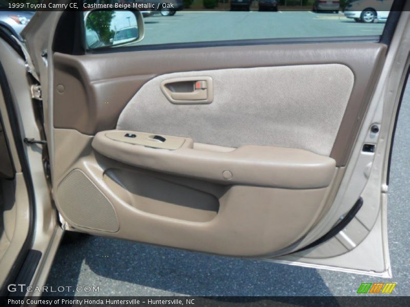Cashmere Beige Metallic / Oak 1999 Toyota Camry CE