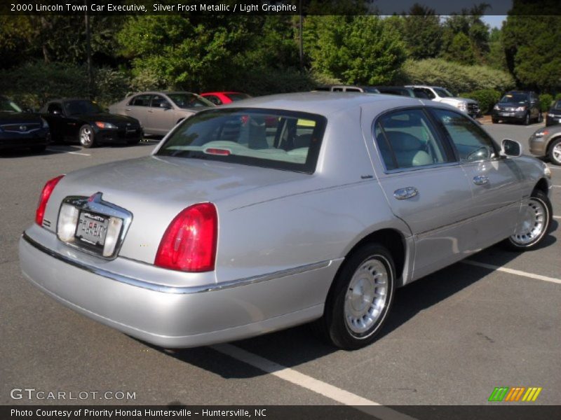 Silver Frost Metallic / Light Graphite 2000 Lincoln Town Car Executive