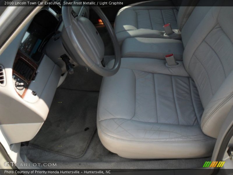 Silver Frost Metallic / Light Graphite 2000 Lincoln Town Car Executive