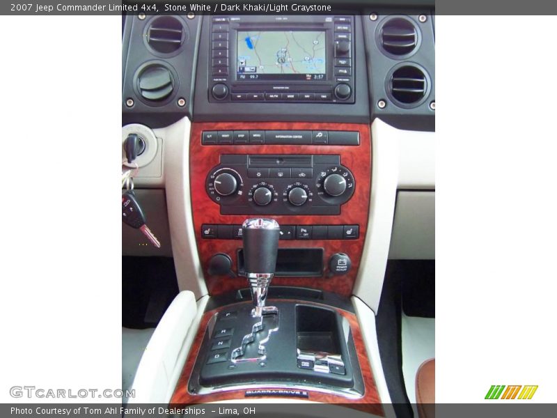 Stone White / Dark Khaki/Light Graystone 2007 Jeep Commander Limited 4x4