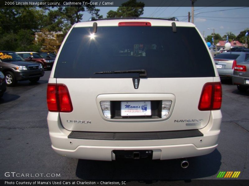 Cashmere Tri-Coat / Camel 2006 Lincoln Navigator Luxury