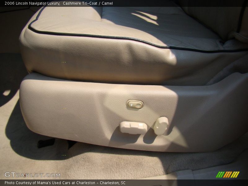 Cashmere Tri-Coat / Camel 2006 Lincoln Navigator Luxury