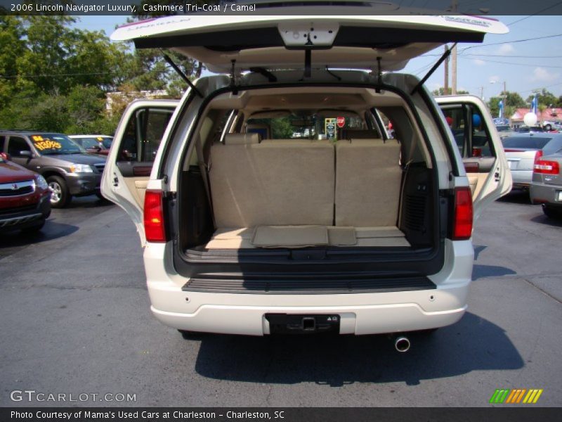 Cashmere Tri-Coat / Camel 2006 Lincoln Navigator Luxury