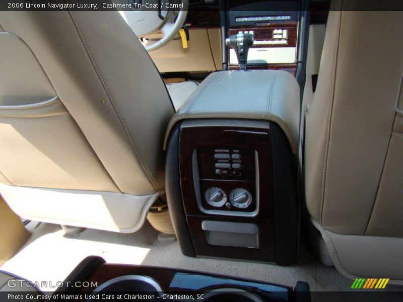 Cashmere Tri-Coat / Camel 2006 Lincoln Navigator Luxury