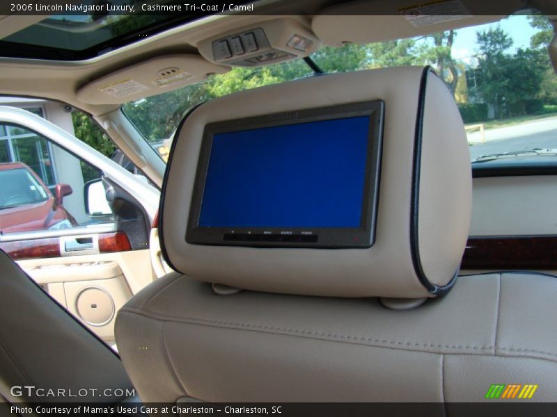 Cashmere Tri-Coat / Camel 2006 Lincoln Navigator Luxury