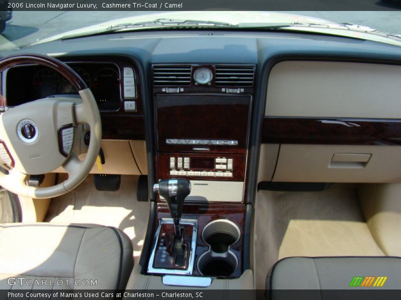 Cashmere Tri-Coat / Camel 2006 Lincoln Navigator Luxury