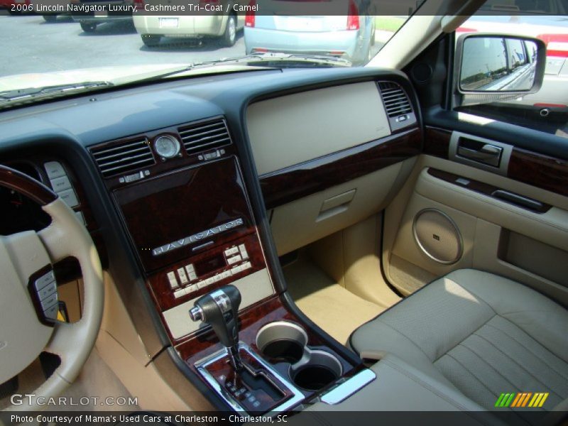 Cashmere Tri-Coat / Camel 2006 Lincoln Navigator Luxury