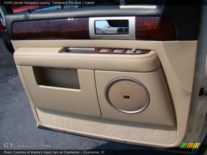 Cashmere Tri-Coat / Camel 2006 Lincoln Navigator Luxury