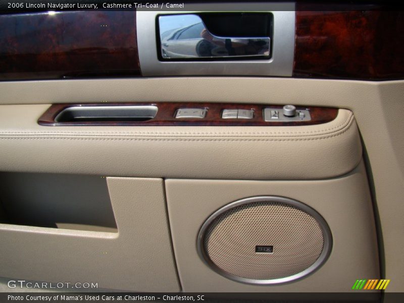 Cashmere Tri-Coat / Camel 2006 Lincoln Navigator Luxury