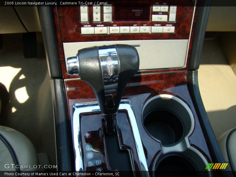 Cashmere Tri-Coat / Camel 2006 Lincoln Navigator Luxury
