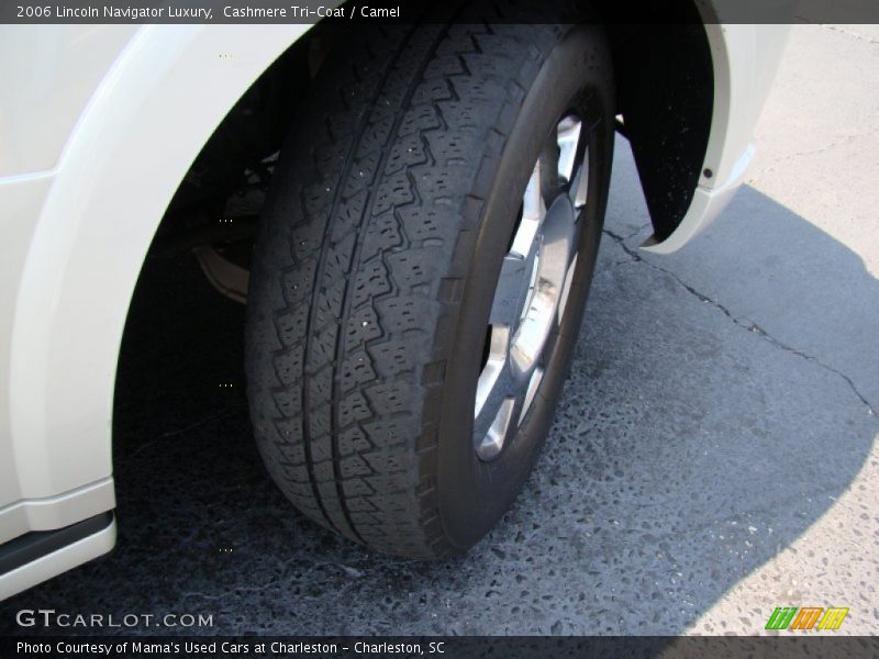 Cashmere Tri-Coat / Camel 2006 Lincoln Navigator Luxury
