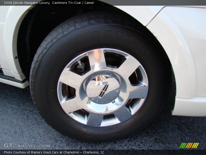 Cashmere Tri-Coat / Camel 2006 Lincoln Navigator Luxury