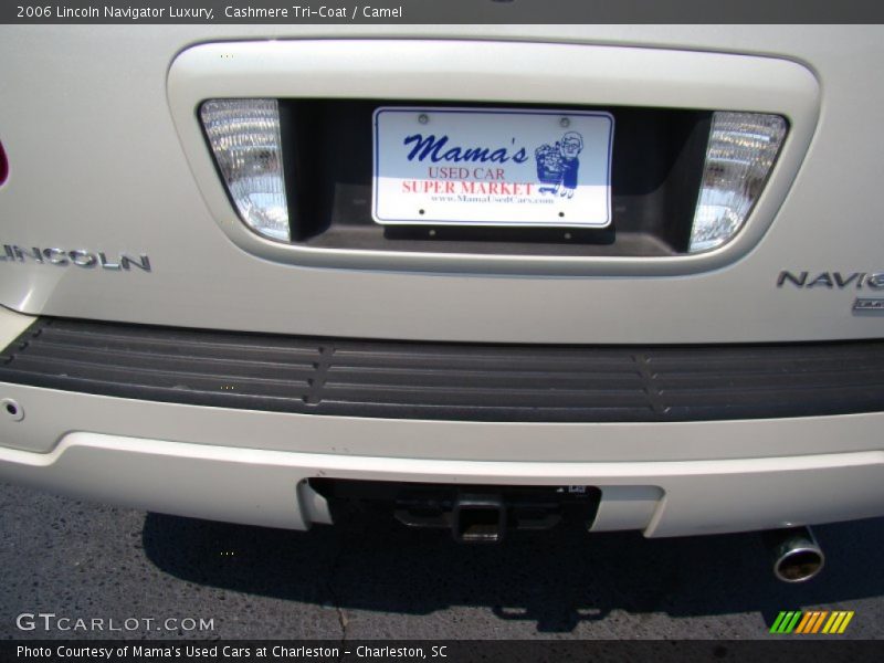 Cashmere Tri-Coat / Camel 2006 Lincoln Navigator Luxury