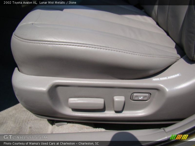 Lunar Mist Metallic / Stone 2002 Toyota Avalon XL