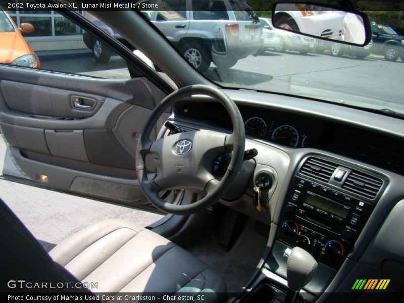 Lunar Mist Metallic / Stone 2002 Toyota Avalon XL