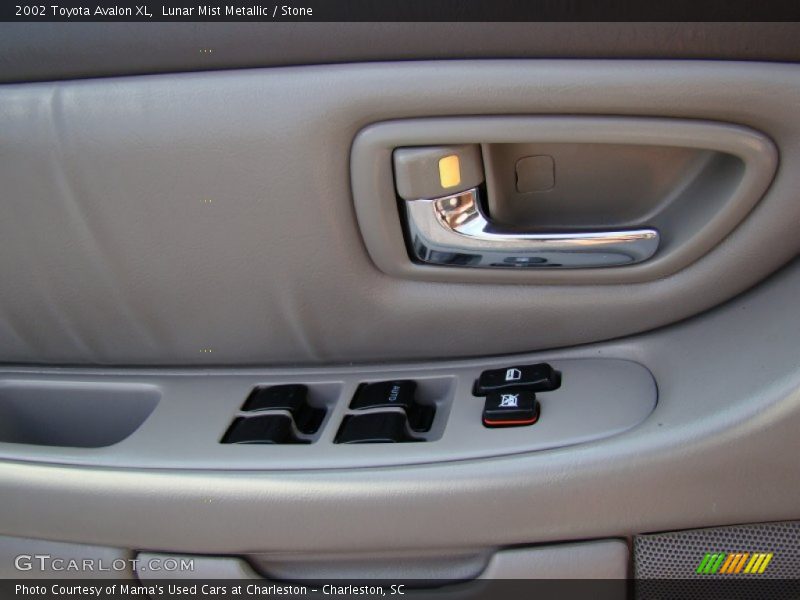 Lunar Mist Metallic / Stone 2002 Toyota Avalon XL