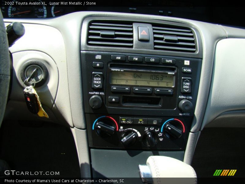 Lunar Mist Metallic / Stone 2002 Toyota Avalon XL