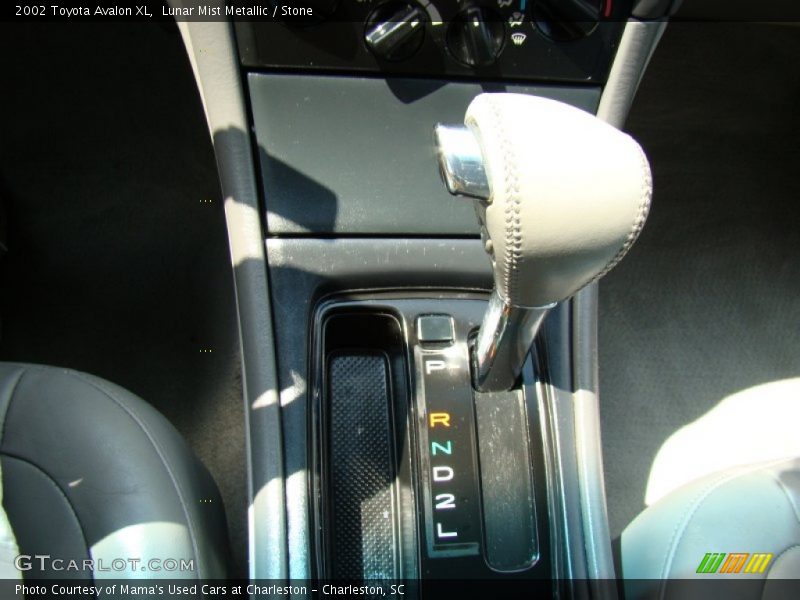 Lunar Mist Metallic / Stone 2002 Toyota Avalon XL