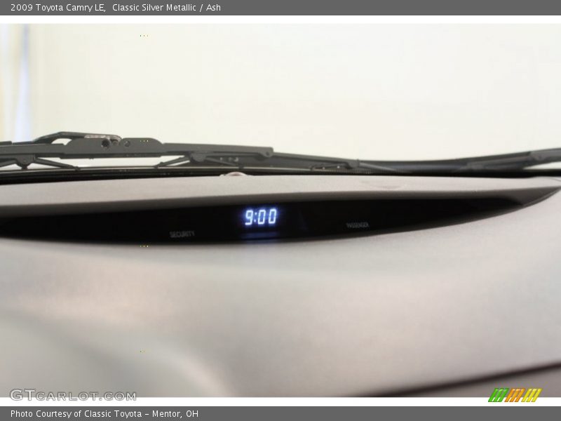 Classic Silver Metallic / Ash 2009 Toyota Camry LE
