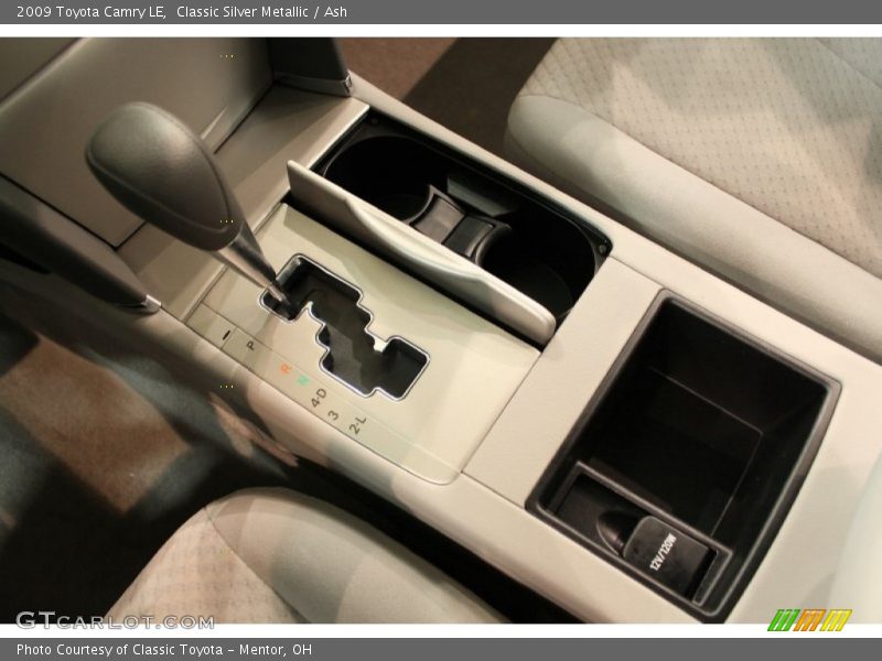 Classic Silver Metallic / Ash 2009 Toyota Camry LE
