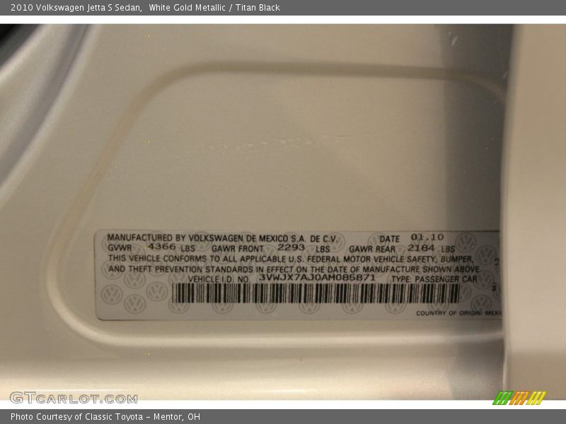 White Gold Metallic / Titan Black 2010 Volkswagen Jetta S Sedan
