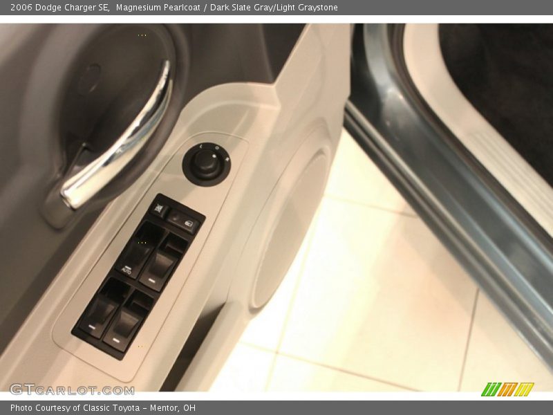 Magnesium Pearlcoat / Dark Slate Gray/Light Graystone 2006 Dodge Charger SE