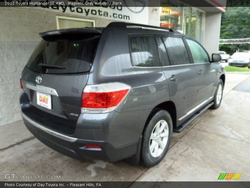 Magnetic Gray Metallic / Black 2012 Toyota Highlander SE 4WD