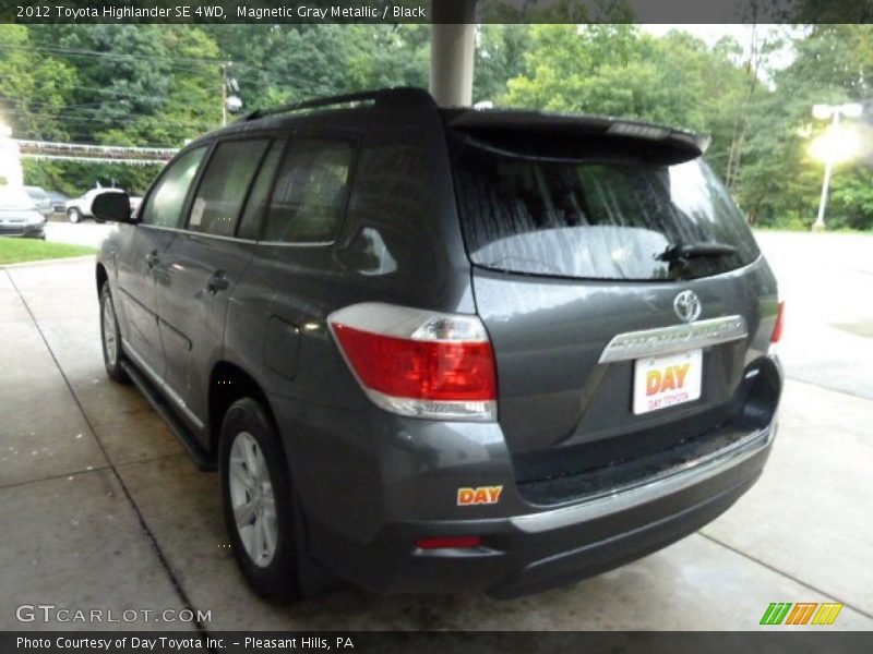 Magnetic Gray Metallic / Black 2012 Toyota Highlander SE 4WD