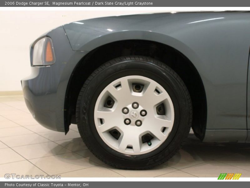 Magnesium Pearlcoat / Dark Slate Gray/Light Graystone 2006 Dodge Charger SE