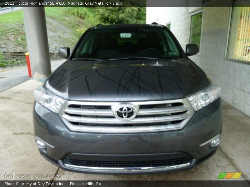 Magnetic Gray Metallic / Black 2012 Toyota Highlander SE 4WD
