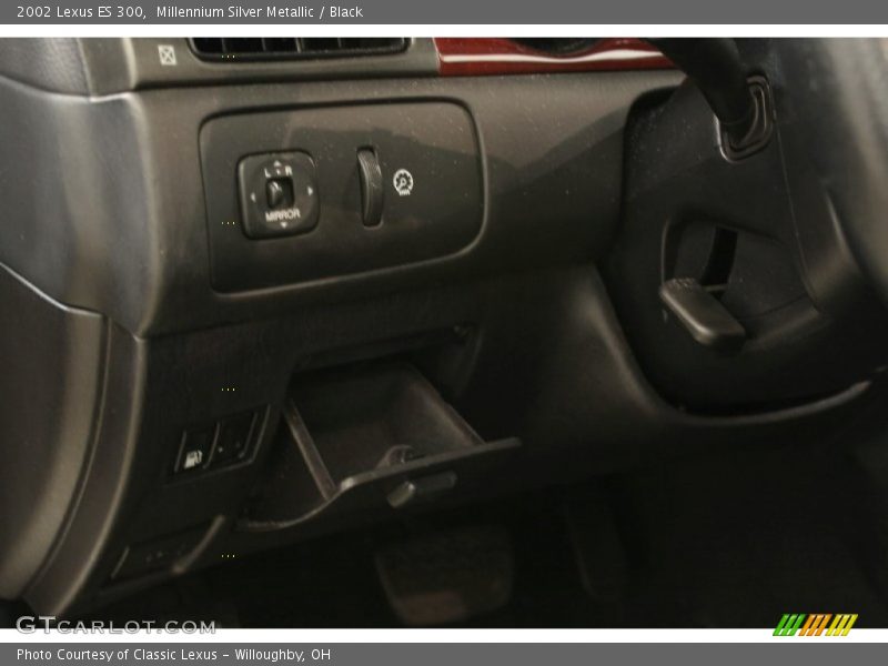 Millennium Silver Metallic / Black 2002 Lexus ES 300