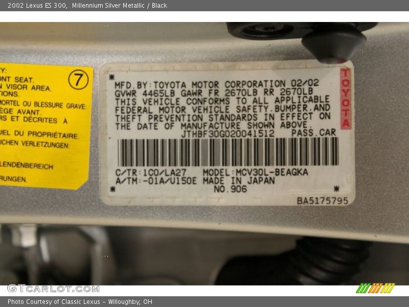 Millennium Silver Metallic / Black 2002 Lexus ES 300