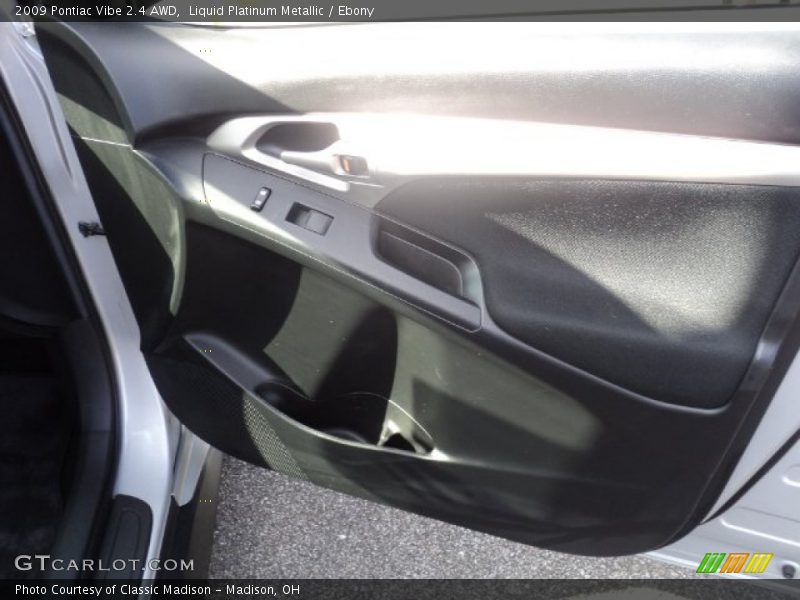 Liquid Platinum Metallic / Ebony 2009 Pontiac Vibe 2.4 AWD