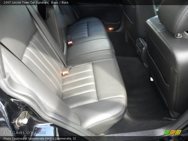 Black / Black 2007 Lincoln Town Car Signature