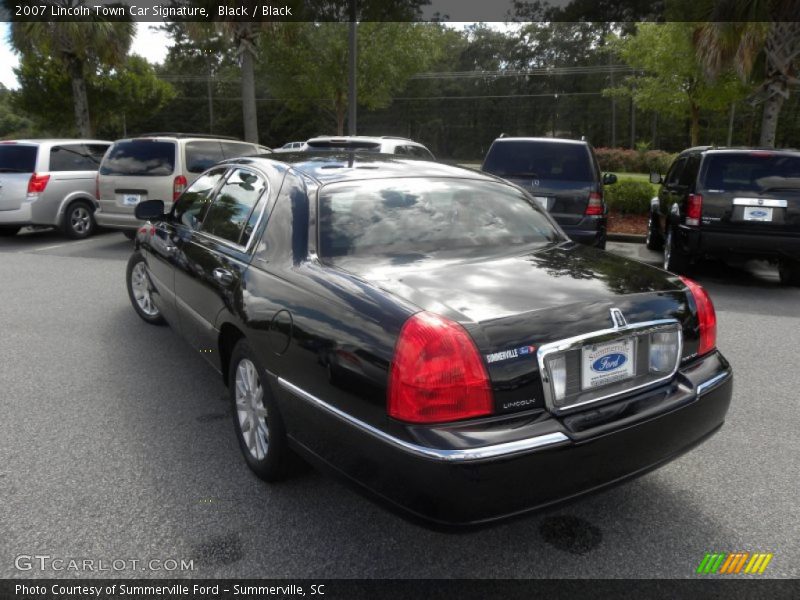 Black / Black 2007 Lincoln Town Car Signature