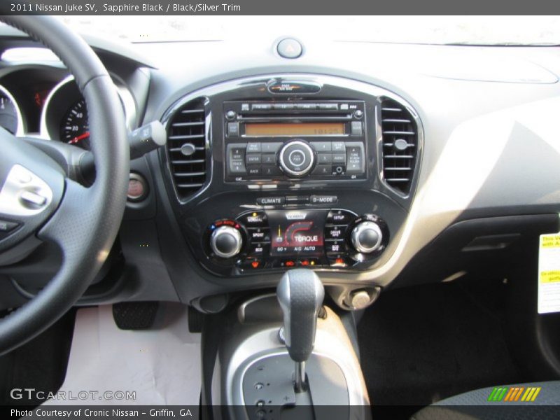 Sapphire Black / Black/Silver Trim 2011 Nissan Juke SV