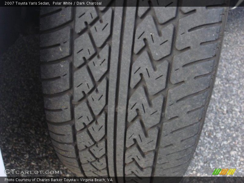 Polar White / Dark Charcoal 2007 Toyota Yaris Sedan