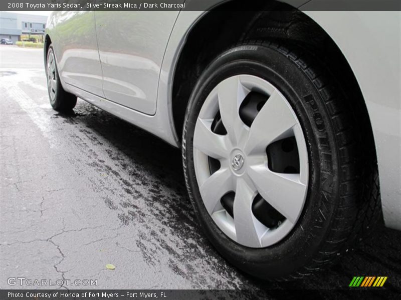 Silver Streak Mica / Dark Charcoal 2008 Toyota Yaris Sedan