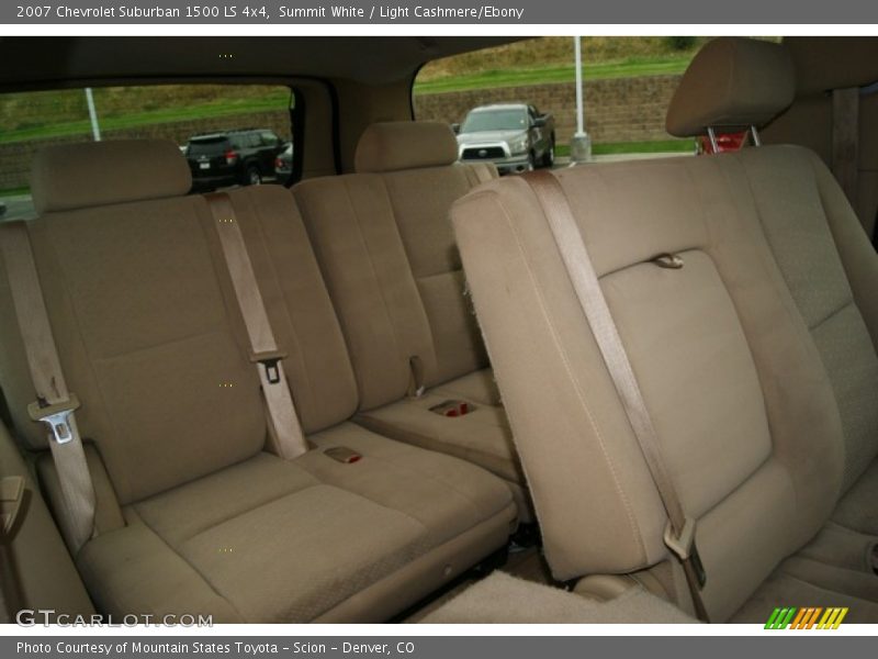 Summit White / Light Cashmere/Ebony 2007 Chevrolet Suburban 1500 LS 4x4