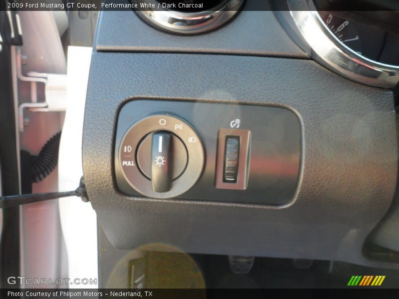 Controls of 2009 Mustang GT Coupe