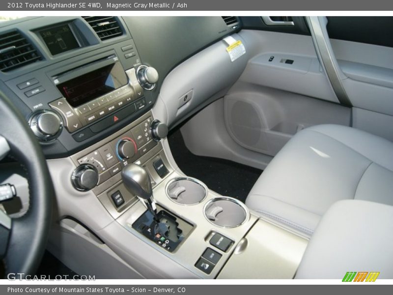 Controls of 2012 Highlander SE 4WD