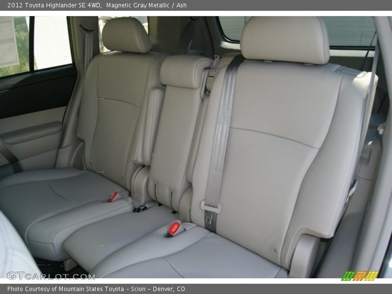  2012 Highlander SE 4WD Ash Interior