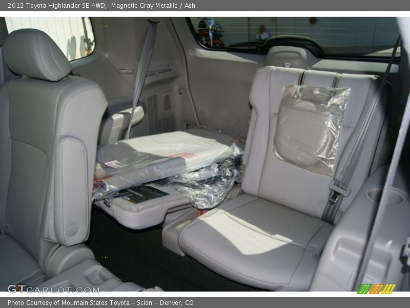  2012 Highlander SE 4WD Ash Interior