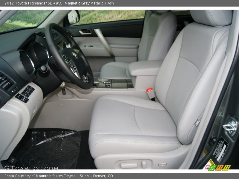  2012 Highlander SE 4WD Ash Interior
