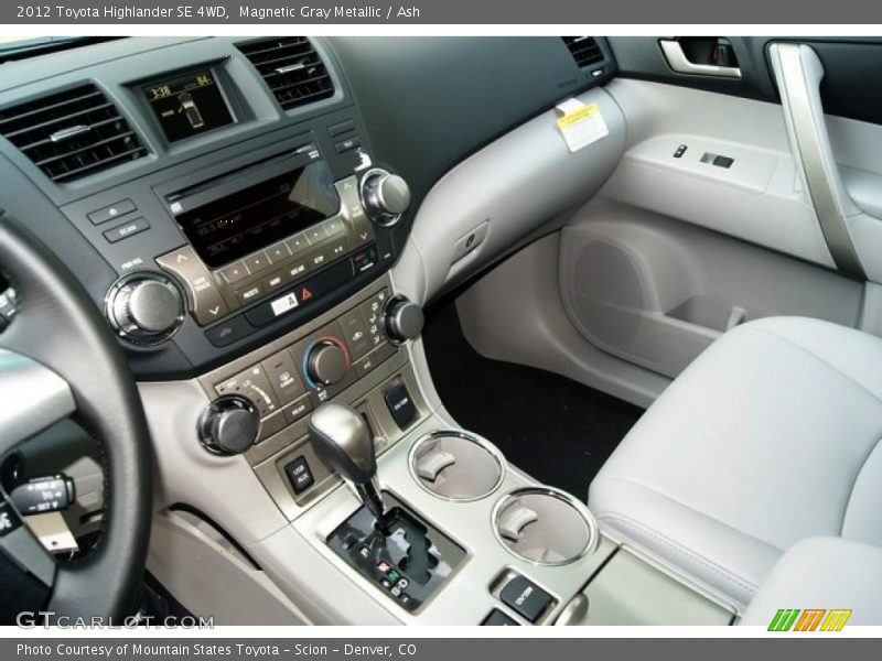 Controls of 2012 Highlander SE 4WD