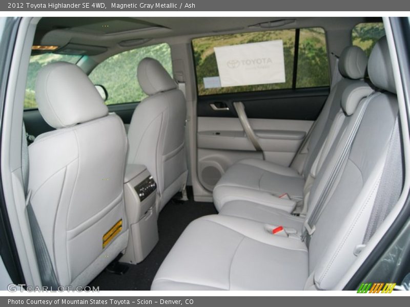  2012 Highlander SE 4WD Ash Interior