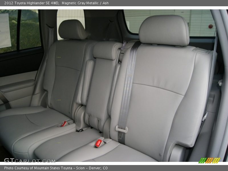  2012 Highlander SE 4WD Ash Interior