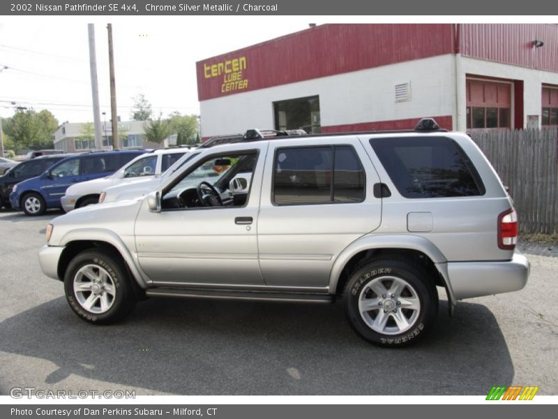 Chrome Silver Metallic / Charcoal 2002 Nissan Pathfinder SE 4x4